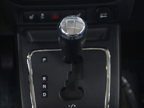 Used 2014 Jeep Patriot Latitude AWD/4WD image 18