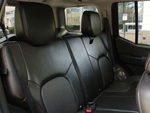 Used 2012 Nissan Xterra PRO-4X w/ Pro-4x Leather Pkg AWD/4WD image 22