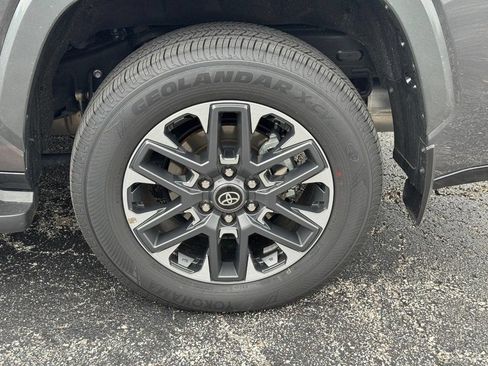 Used 2025 Toyota Sequoia Limited w/ Tow Technology Package AWD/4WD image 11