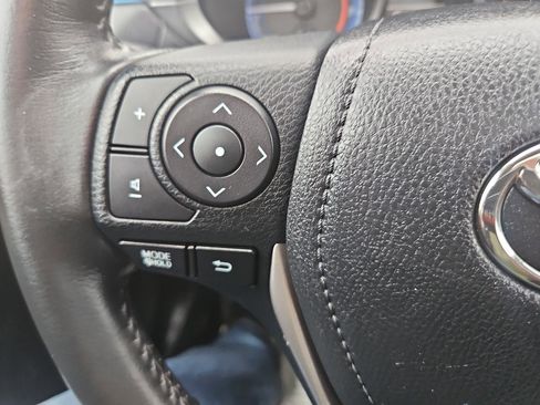 Used 2015 Toyota Corolla S image 28