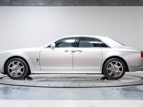 Used 2012 Rolls-Royce Ghost RWD image 53