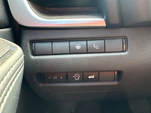 Used 2025 Nissan Rogue Platinum w/ Platinum Premium Package FWD image 14