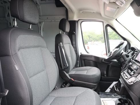 Used 2025 RAM ProMaster 2500 w/ Convenience Group FWD image 25