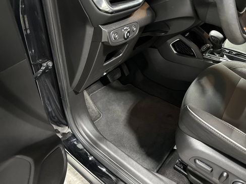 Used 2023 Chevrolet TrailBlazer LT w/ Convenience Package FWD image 10