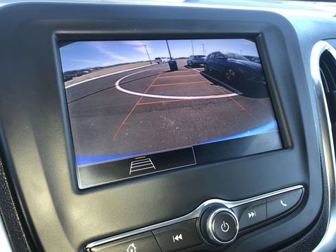 Used 2024 Chevrolet Equinox LT FWD image 17