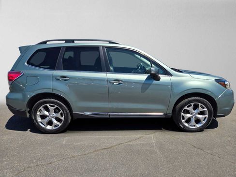 Used 2018 Subaru Forester 2.5i Touring w/ Popular Package #3B AWD/4WD image 2