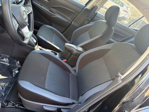 Used 2025 Nissan Versa SV image 32