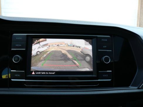 Used 2021 Volkswagen Jetta SE image 25