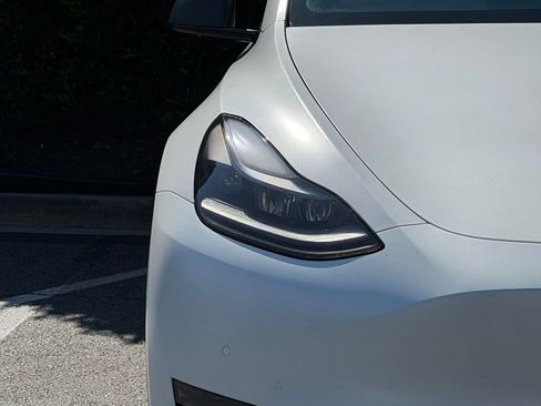 Used 2022 Tesla Model Y Performance AWD/4WD image 4