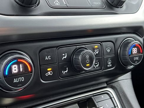 Used 2023 GMC Acadia SLE w/ LPO, Floor Liner Package image 27