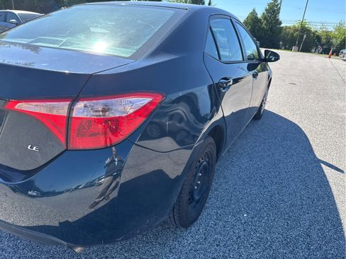 Used 2017 Toyota Corolla LE w/ Carpet Mat Package (TMS) FWD image 4