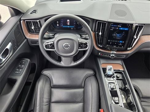 Used 2023 Volvo XC60 T8 Ultimate image 15