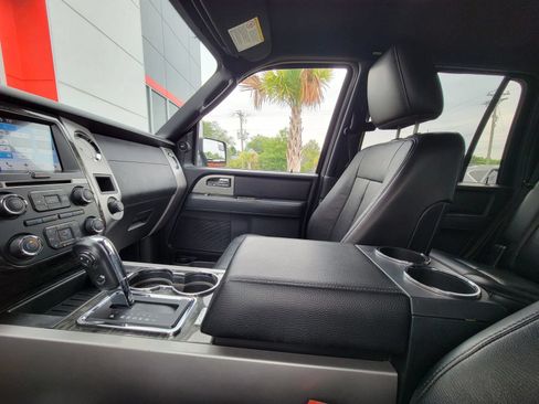 Used 2017 Ford Expedition Limited AWD/4WD image 15