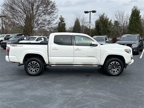 Used 2020 Toyota Tacoma TRD Sport w/ Technology Package image 3