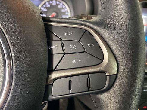 Used 2022 Jeep Renegade Latitude w/ Convenience Group AWD/4WD image 20