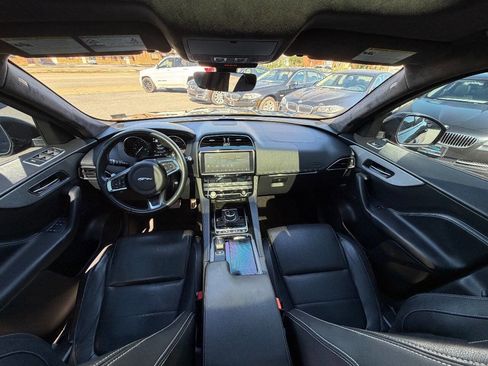 Used 2020 Jaguar F-PACE S image 35