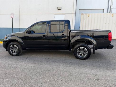 Used 2018 Nissan Frontier PRO-4X AWD/4WD image 9