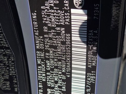 Used 2025 Toyota Camry SE image 31