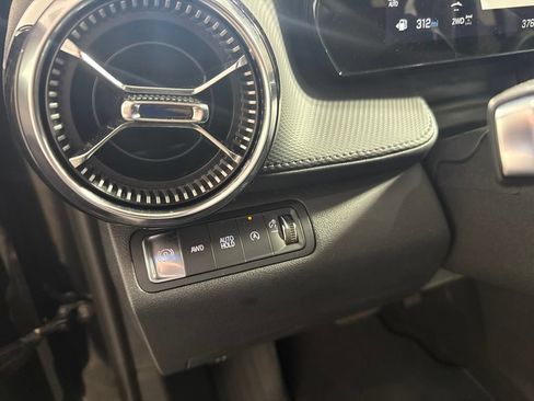 Used 2025 Chevrolet Equinox LT AWD/4WD image 19