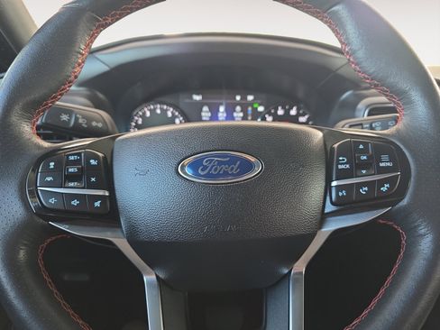 Used 2024 Ford Explorer ST-Line w/ Class IV Trailer Tow Package image 11