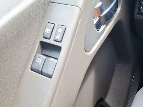 Used 2011 Nissan Frontier SV w/ SV Premium Utility Pkg RWD image 29