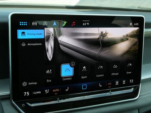 New 2025 Volkswagen Tiguan SE image 37