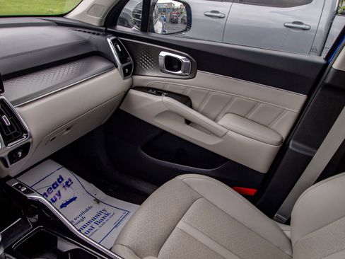 Used 2023 Kia Sorento SX image 15