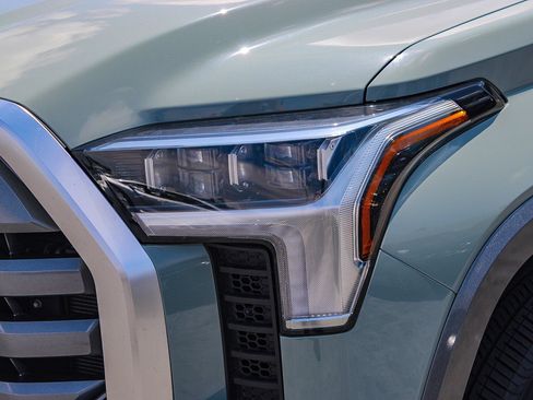 Used 2024 Toyota Tundra Limited AWD/4WD image 5