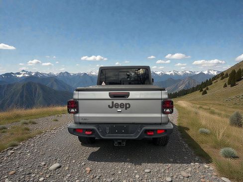 Used 2021 Jeep Gladiator Sport image 3