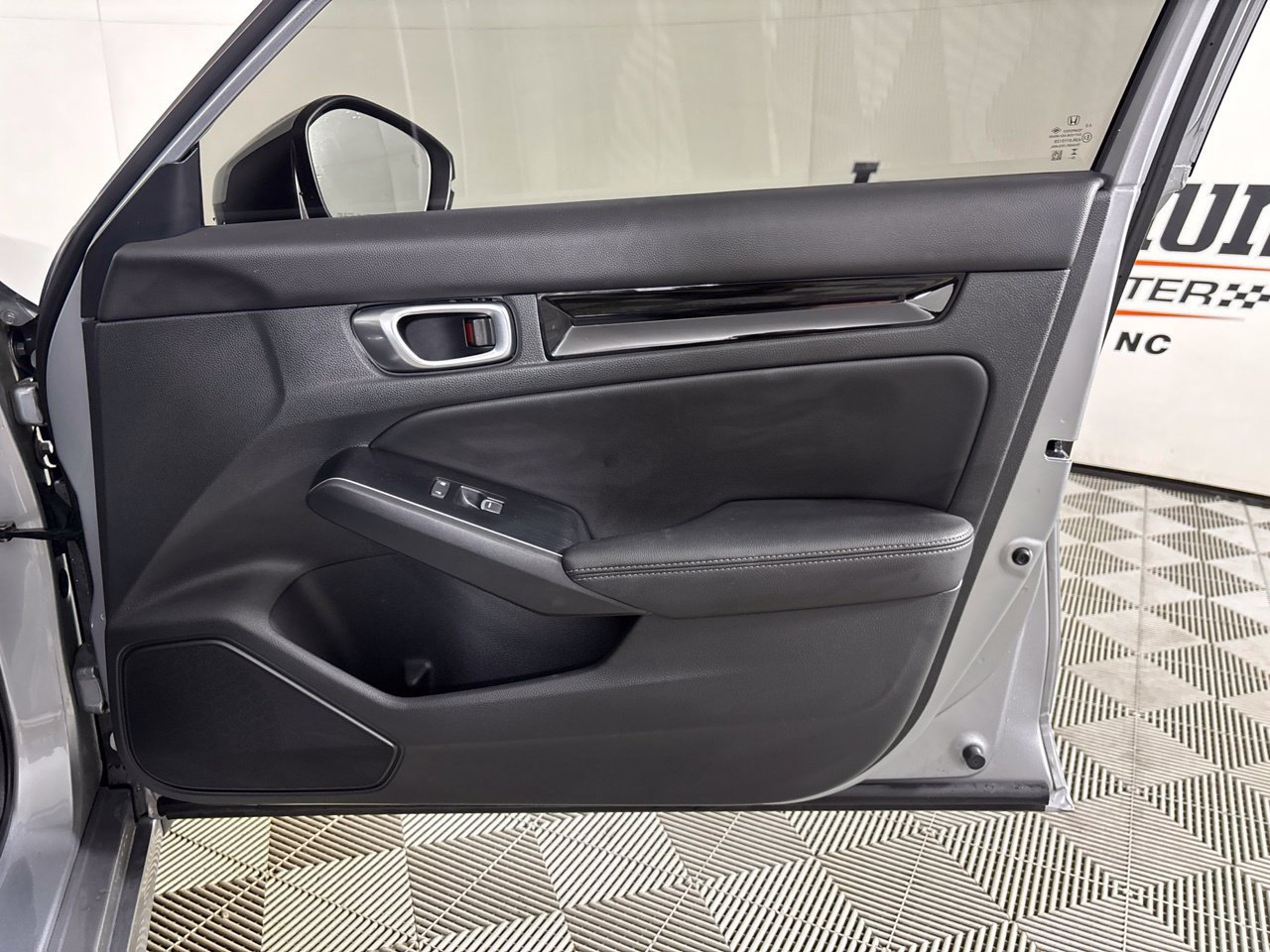 Used 2024 Honda Civic Touring image 29