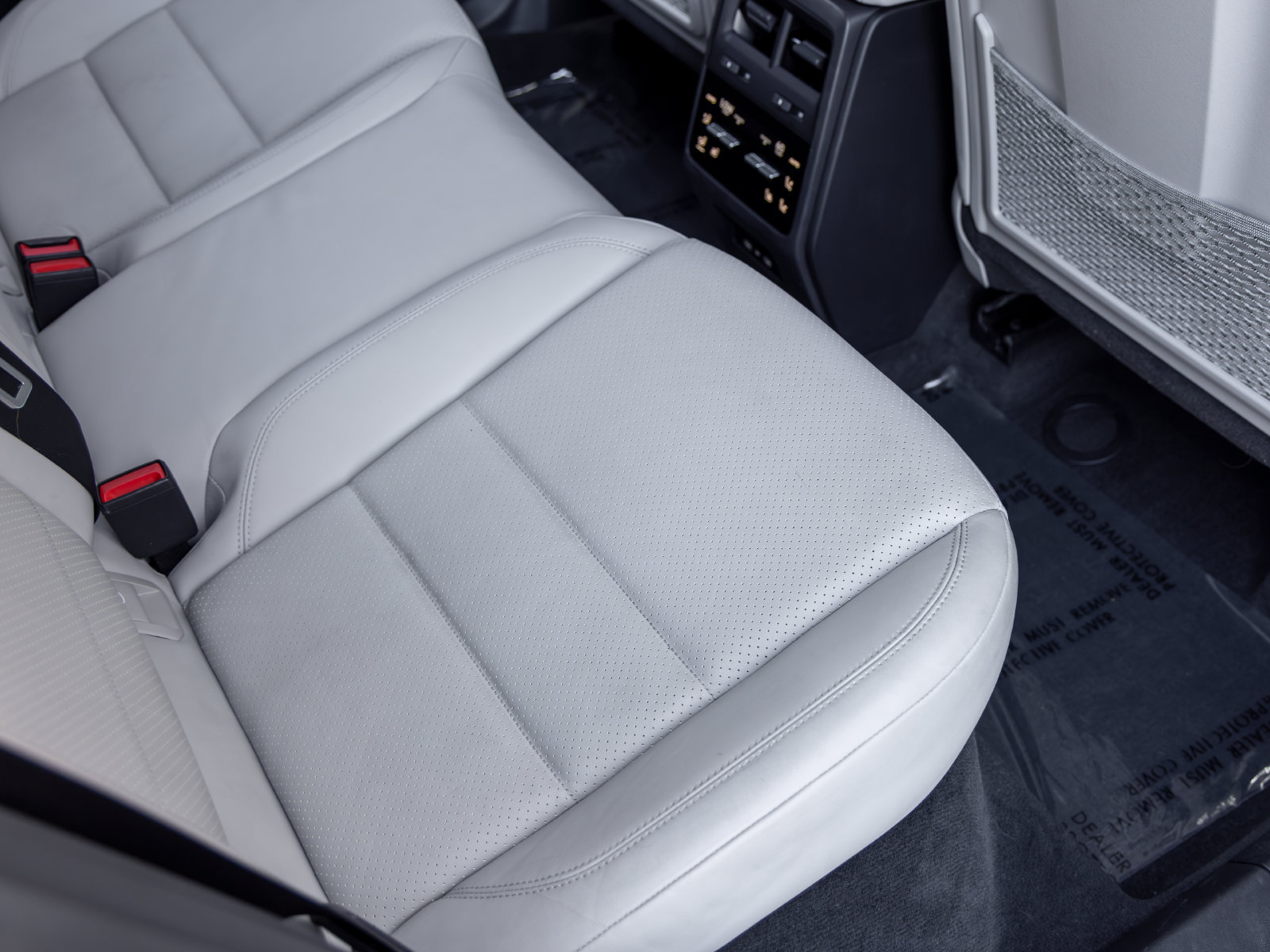 Certified 2025 Porsche Macan Electric RWD image 52