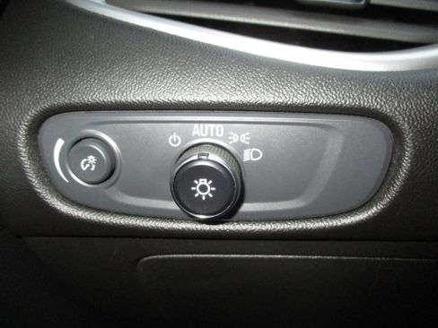 Used 2024 Chevrolet Malibu LT image 28