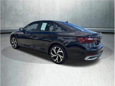 Used 2025 Volkswagen Jetta SEL FWD image 6