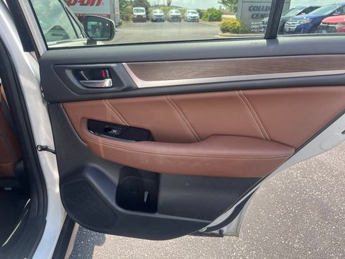 Used 2018 Subaru Outback 2.5i Touring w/ Popular Package #3 AWD/4WD image 25