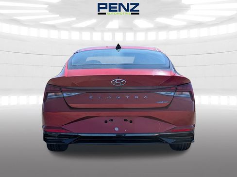 Used 2022 Hyundai Elantra Limited FWD image 6