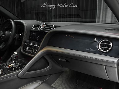 Used 2021 Bentley Bentayga AWD/4WD image 29