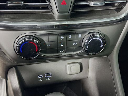 Used 2025 Buick Encore GX Preferred FWD image 16