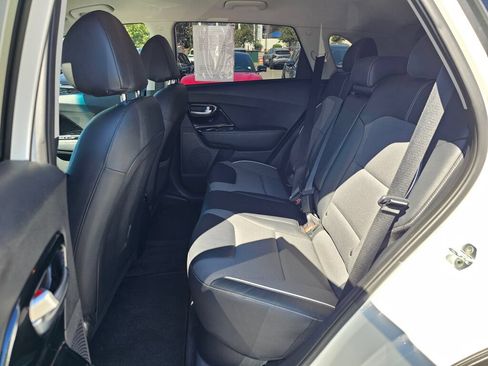 Certified 2022 Kia Niro EX FWD image 21