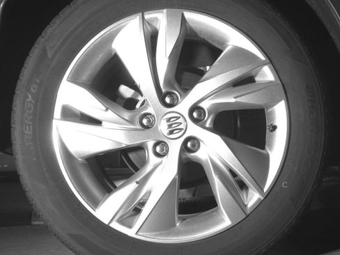 Used 2025 Buick Encore GX Preferred AWD/4WD image 15