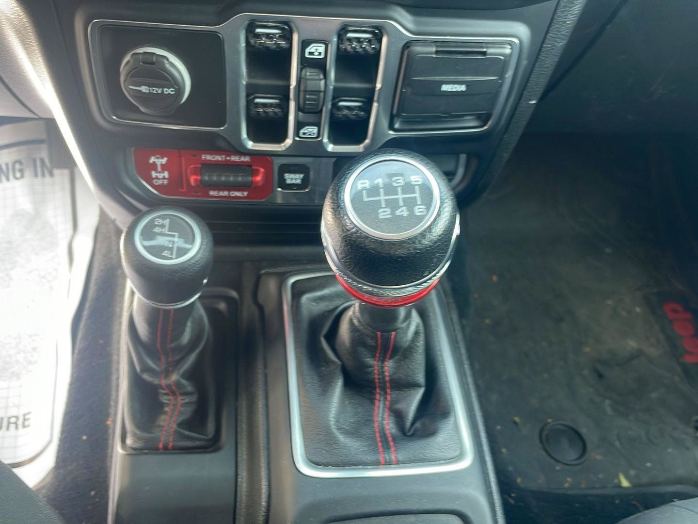 Used 2018 Jeep Wrangler Unlimited Rubicon AWD/4WD image 9