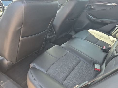 Used 2015 Chevrolet Impala LT w/ Convenience Package FWD image 18