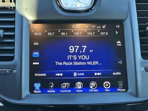 Used 2016 Chrysler 300 S image 11