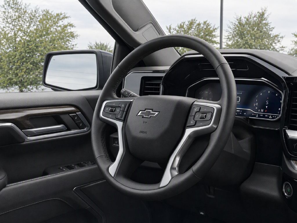 Used 2025 Chevrolet Silverado 1500 RST AWD/4WD image 18