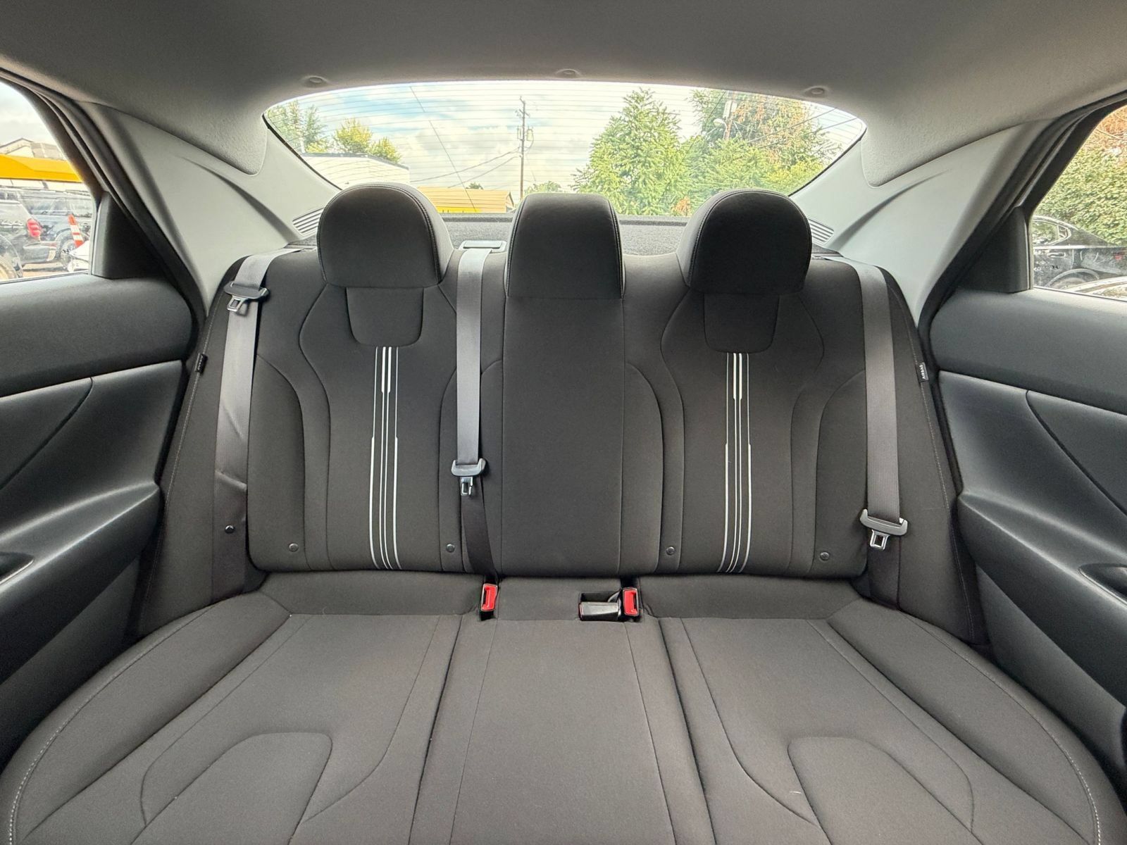 Used 2026 Hyundai Elantra Hybrid FWD image 37
