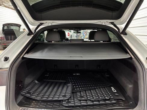 Used 2019 Audi Q8 Premium Plus w/ Premium Plus image 33