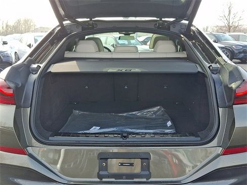 Used 2025 BMW X6 xDrive40i w/ Executive Package image 29