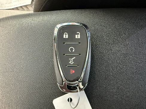 Used 2023 Chevrolet Equinox LT image 17