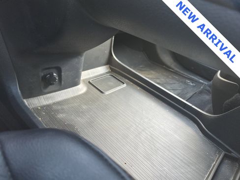 Used 2025 Toyota Sienna Platinum image 21