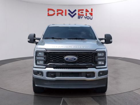 Used 2023 Ford F250 XLT w/ XLT Premium Package AWD/4WD image 8
