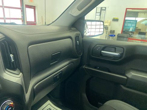 Used 2019 Chevrolet Silverado 1500 Custom w/ Custom Value Package image 26